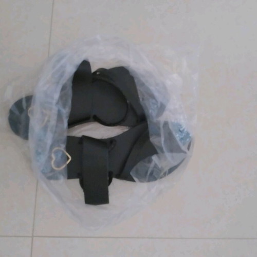 Love Shoes women's black flat sandal size 35 new