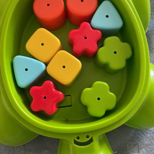 Plastic turtle toy like new