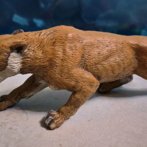Smilodon figure by Papo like new
