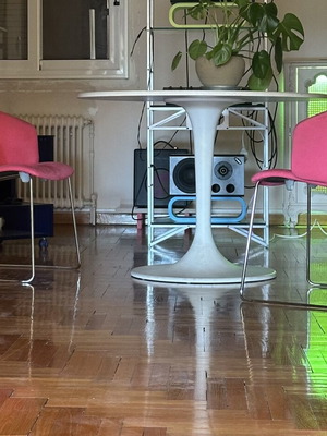 Tulip table white from Ikea, diameter 1 meter, like new
