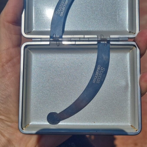 Status Collection metal cigarette case like new