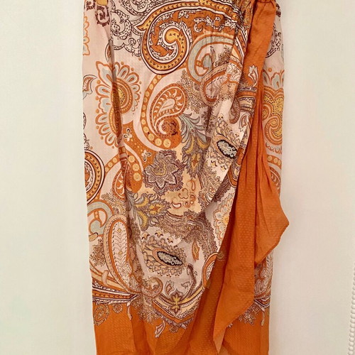 Guess silk skirt new, size L 40 12