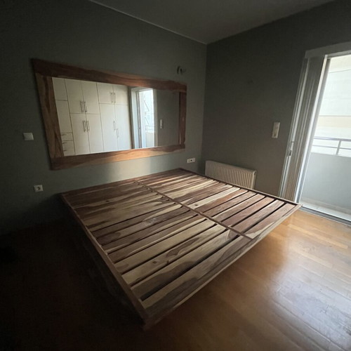 Waverly king size bed like new, solid wood