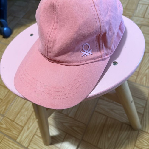 Benetton girls' hat coral size M-L like new