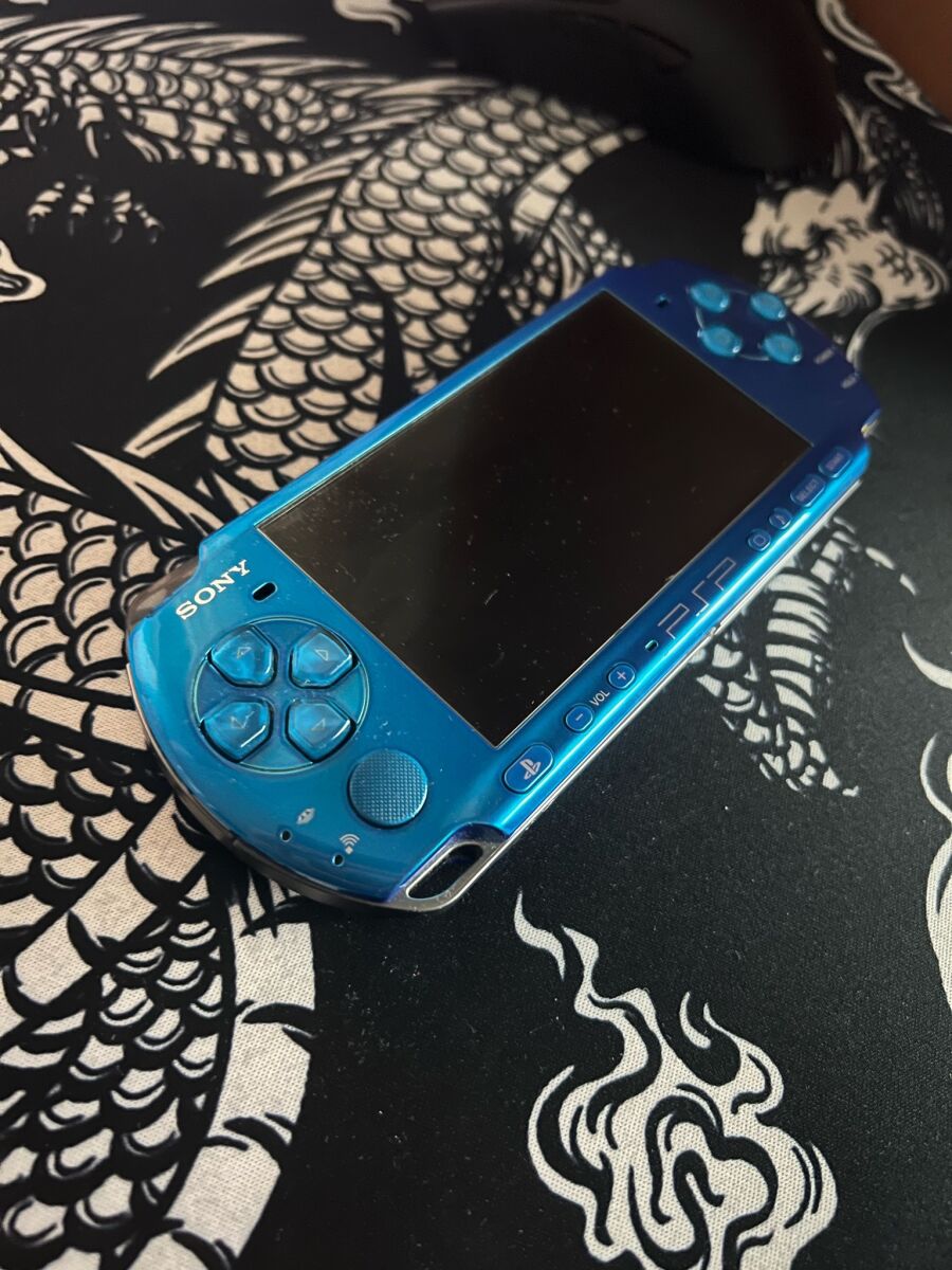 PSP 3000 Carnival Vibrant Blue like new… - € 175,00 - Vendora.cy PSP 3000 Carnival Vibrant Blue like new… - € 175,00 - Vendora.cy