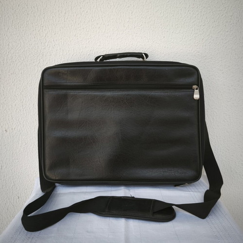 I-GEAR Laptop Bag 17" like new, black