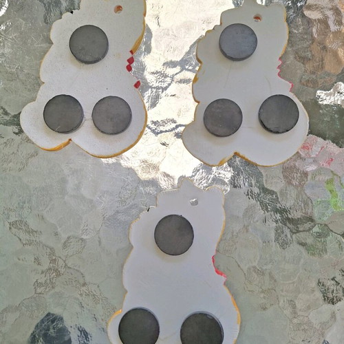 Winnie clay decorations like new, set of 3 with magnets