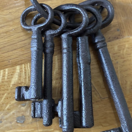 Keys of the Warden set of five, cast iron, vintage style, new