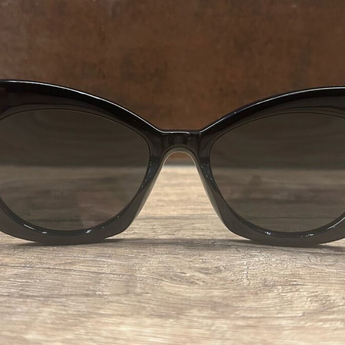 Charlie Max Milano sunglasses like new, black