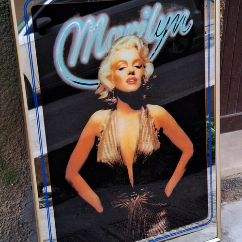 Marilyn Monroe mirror used in excellent condition 82x56.5