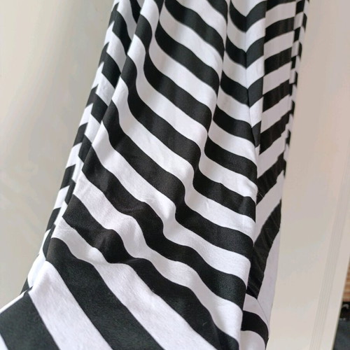 Maxi striped skirt like new, black and white