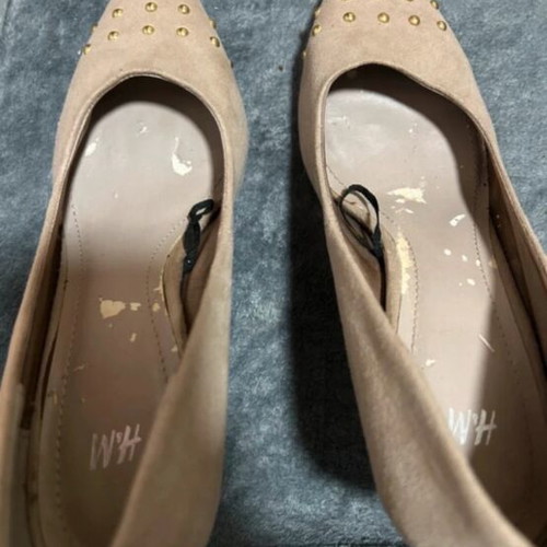Beige suede pumps with gold studs H&M like new, size 39