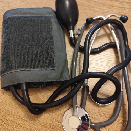 Animex Mercurial Sphygmomanometer Model 101 with Stethoscope like new