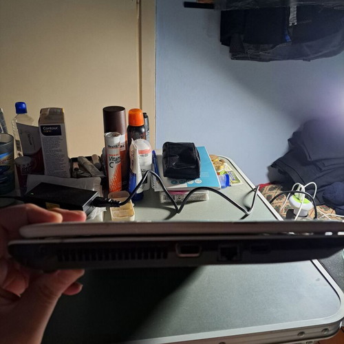 Packard Bell M330 i3 laptop like new with Windows 10 and 15.4" screen
