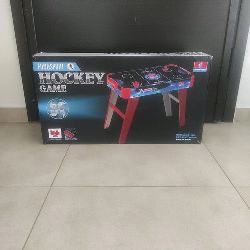 Air hockey kids table like new, battery operated