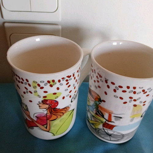 Porcelain coffee mugs used, set of 2, 220-230 ml, with small chip