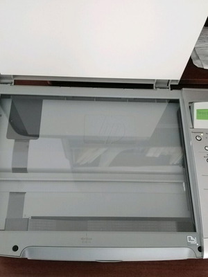 Εκτυπωτής/Σαρωτής HP PSC 1600 σαν καινούργιο με μελάνια και φωτογραφικό χαρτί