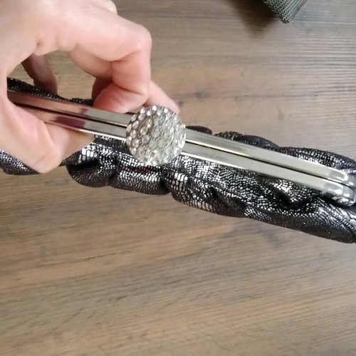Hand and shoulder bag official new with two chain sizes