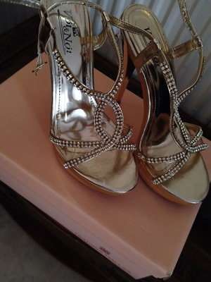 Voi & Noi gold platform sandals size 37