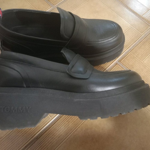 Tommy Hilfiger loafers black size 38 like new