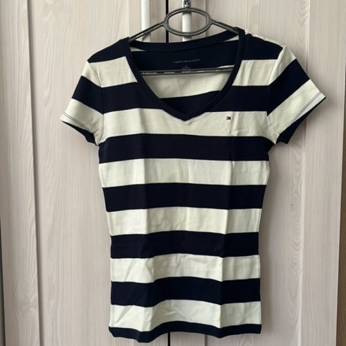 Tommy Hilfiger striped t-shirts like new, pack of 2, medium