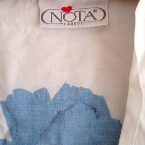 Nota lingerie robe used, white with blue flowers, size Large