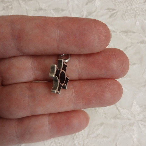 Silver 925 solid cross vintage, like new