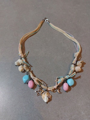 Boho necklace like new with pink and multicolored hanging stones