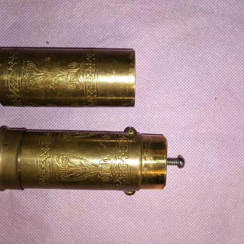 Vintage brass pepper mill like new with intricate designs