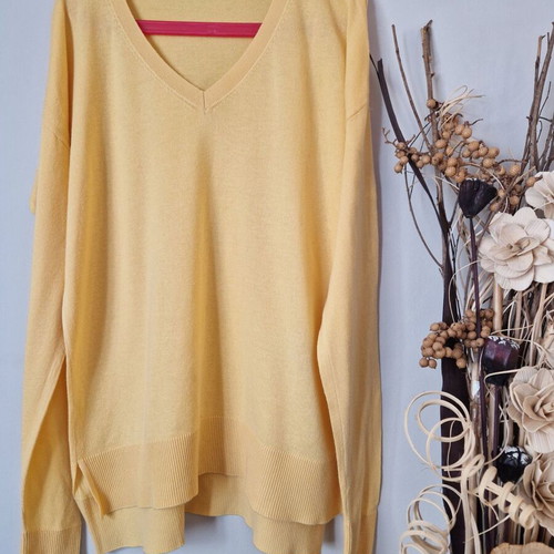 Vero Moda yellow blouse with V-neck, like new, XS-S