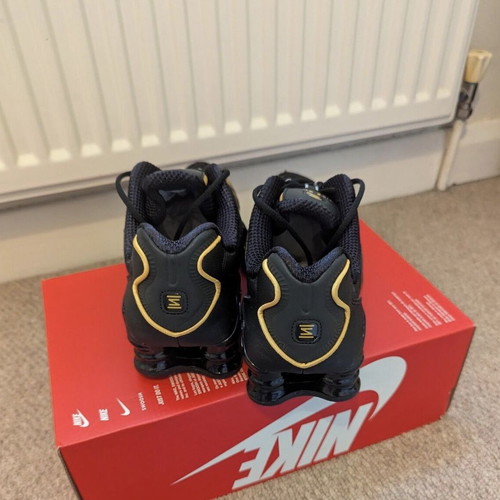 Nike Shox athletic shoes new, size 43, 44, black and yellow