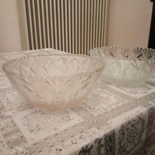 Vintage large serving bowls or salad bowls like new, set of 2