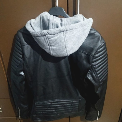 Black leather jacket like new, size M
