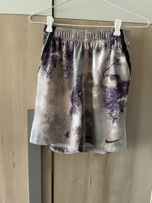 Nike Dry-Fit Shorts used, size 137-147 cm, beige and purple