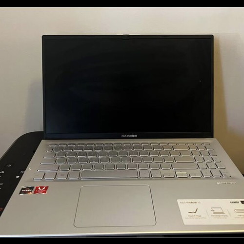 ASUS VivoBook 15 - Ryzen 5 / 8GB RAM / 512GB SSD — Excellent Condition!