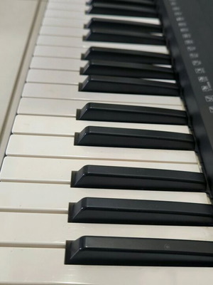 Yamaha PSR-E343 like new