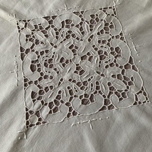Vintage handmade tablecloth with Richelieu cutwork 83x85 cm like new