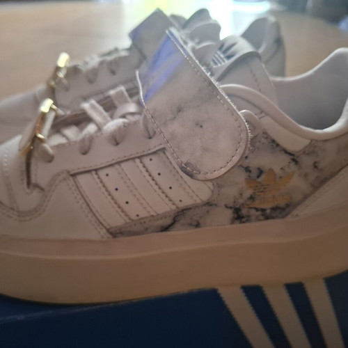 Adidas Forum Bonega W sneakers with vintage style and marble effect
