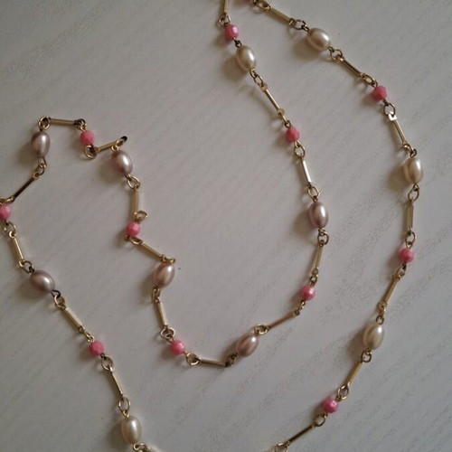 Long necklace with white and pink beads used, 90 cm