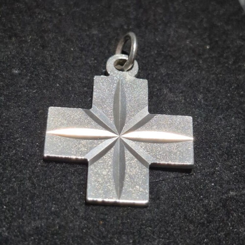 Silver Cross Pendant 8g fine silver 1000, like new
