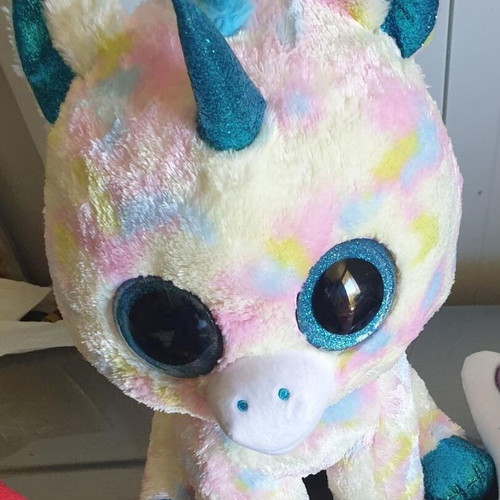 Various plush toys (10). Also sold individually.