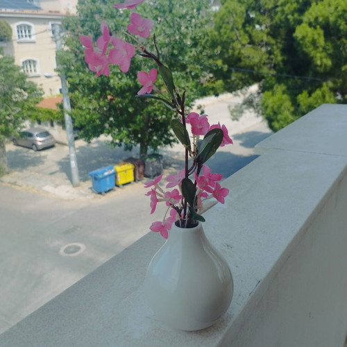 Decorative porcelain vase like new, 9 cm height