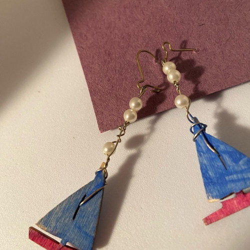 Wooden painted sailboat earrings with pearls summer style