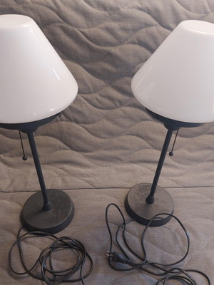 Portatif and lampater twin bedside lamps like new