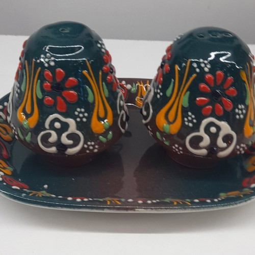 Handmade salt and pepper set new