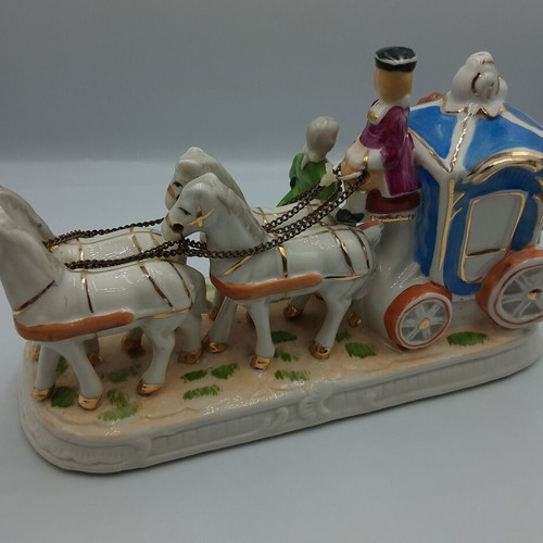 Porcelain decorative Rococo Victorian carriage like new