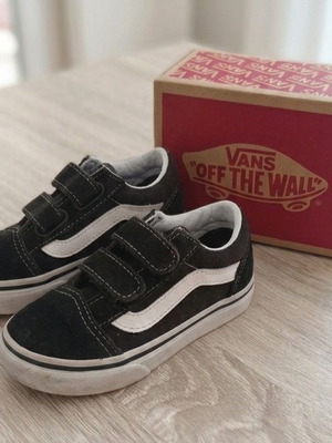 Vans Old Skool бебешки обувки номер 21 като нови, черни с велкро