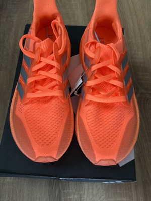 Adidas Ultraboost 5 W running shoes new, size 38.5, orange
