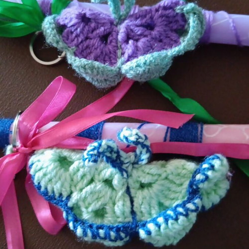 Candle with butterfly keychain new