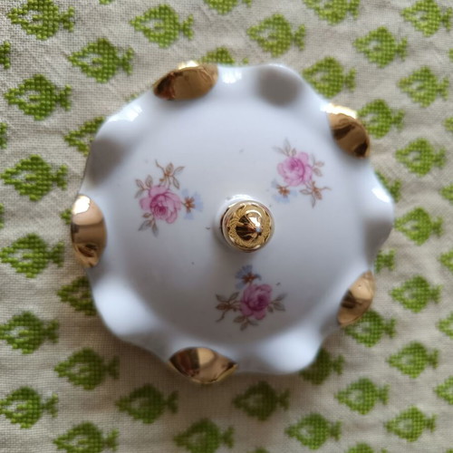 Vintage jewelry box like new made of German porcelain